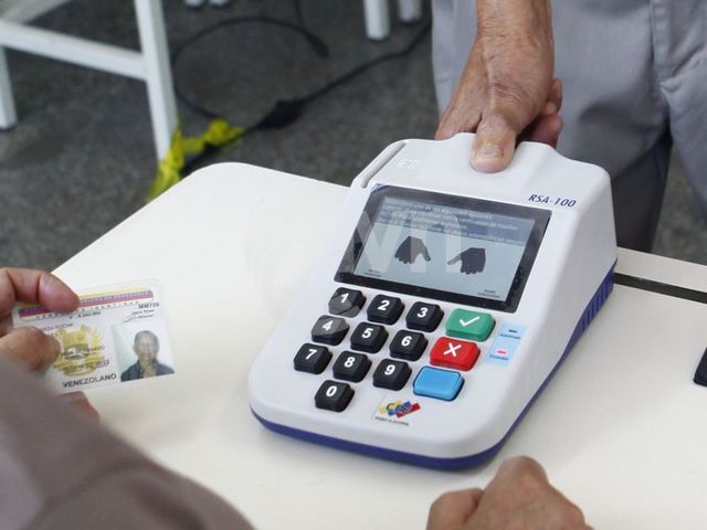 Venezuela Finger print activated voting machines